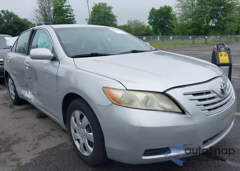 2008 Toyota Camry Le z USA, uszkodzony, nr VIN 4T1BE46K18U253192